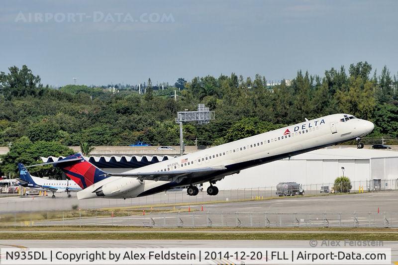 N935DL, 1989 McDonnell Douglas MD-88 C/N 49722, Ft. Lauderdale