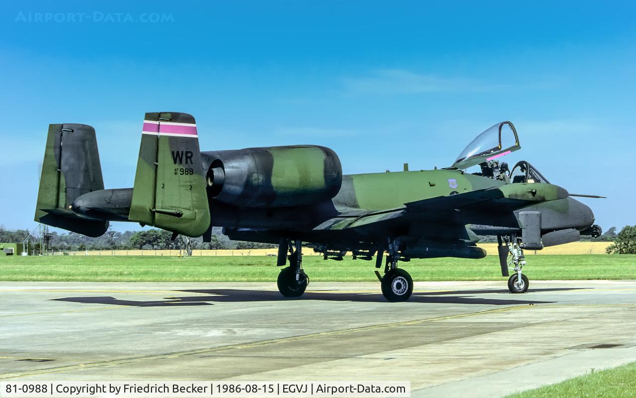 81-0988, 1981 Fairchild Republic A-10A Thunderbolt II C/N A10-0683, taxying to the active at RAF Bentwaters