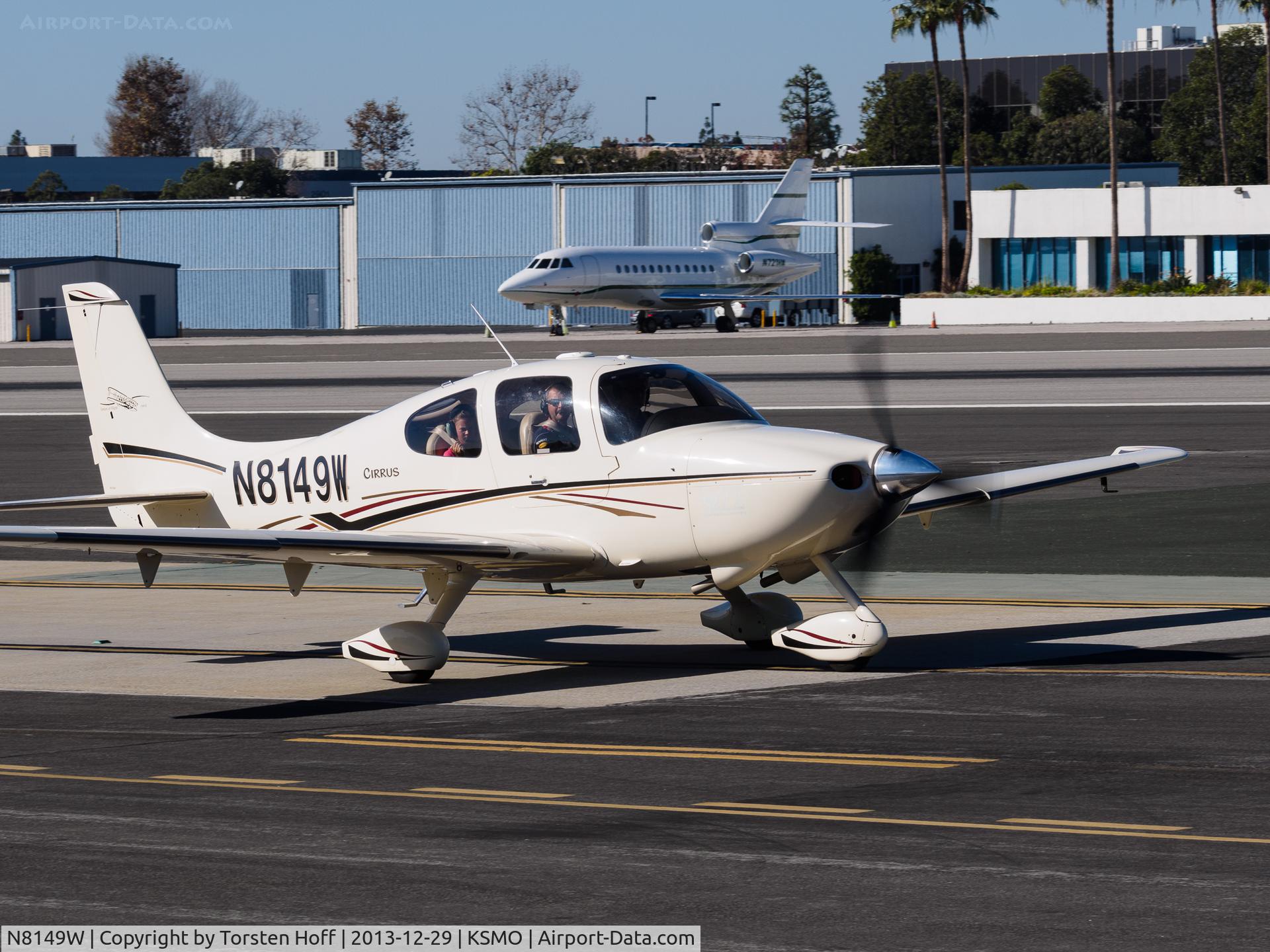 N8149W, 2003 Cirrus SR22 C/N 0695, N8149W taxiing