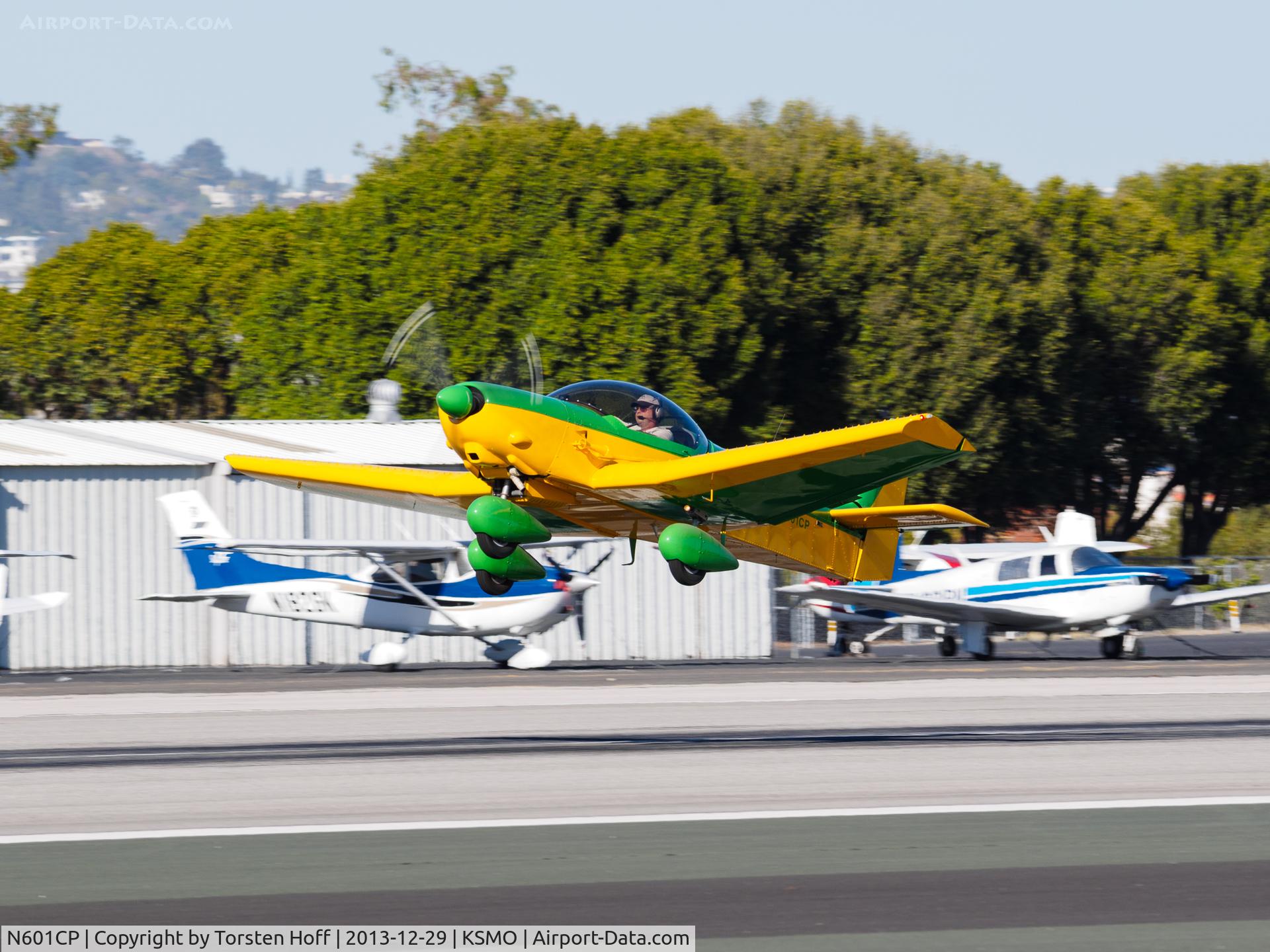 N601CP, Zenair CH-601 HDS Zodiac C/N 001 (N601CP), N601CP departing from RWY 21