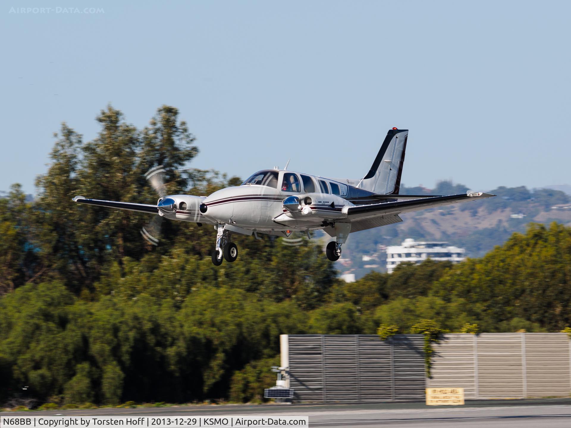 N68BB, 1981 Beech 58P Baron C/N TJ-317, N68BB arriving on RWY 21