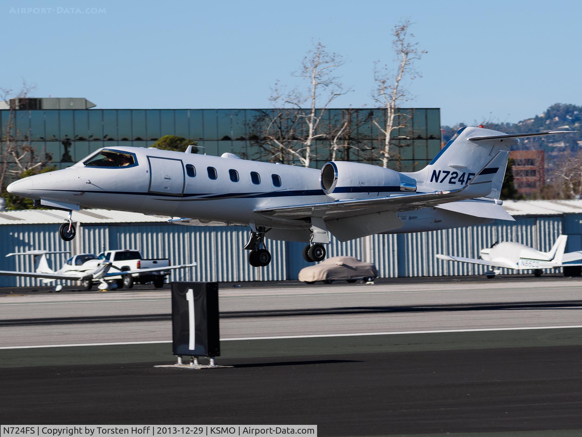 N724FS, 2000 Cessna 525 C/N 525-0387, N724FS arriving on RWY 21