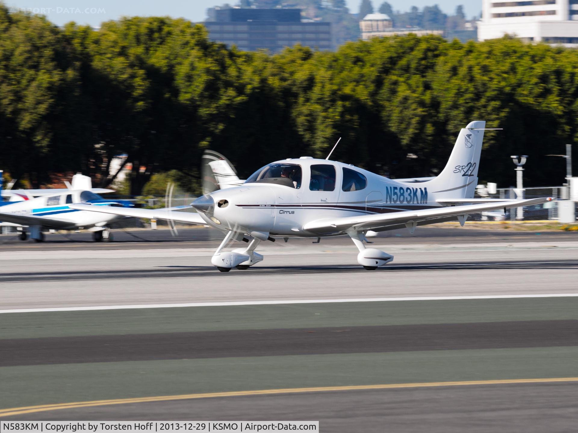 N583KM, 2002 Cirrus SR22 C/N 0332, N583KM departing from RWY 21