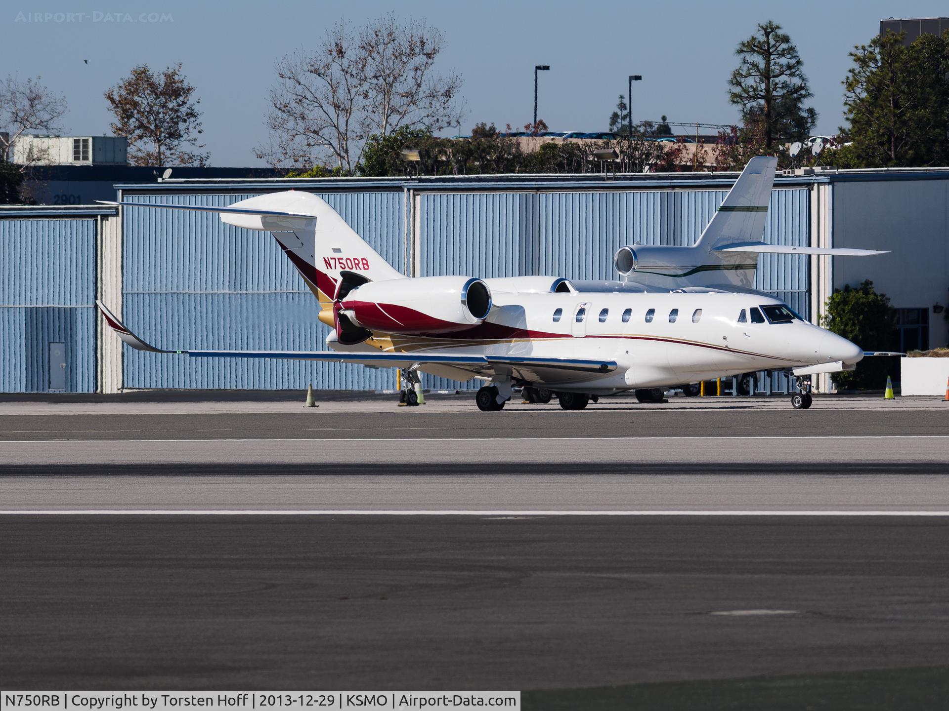 N750RB, 1998 Cessna 750 Citation X Citation X C/N 750-0059, N750RB taxiing