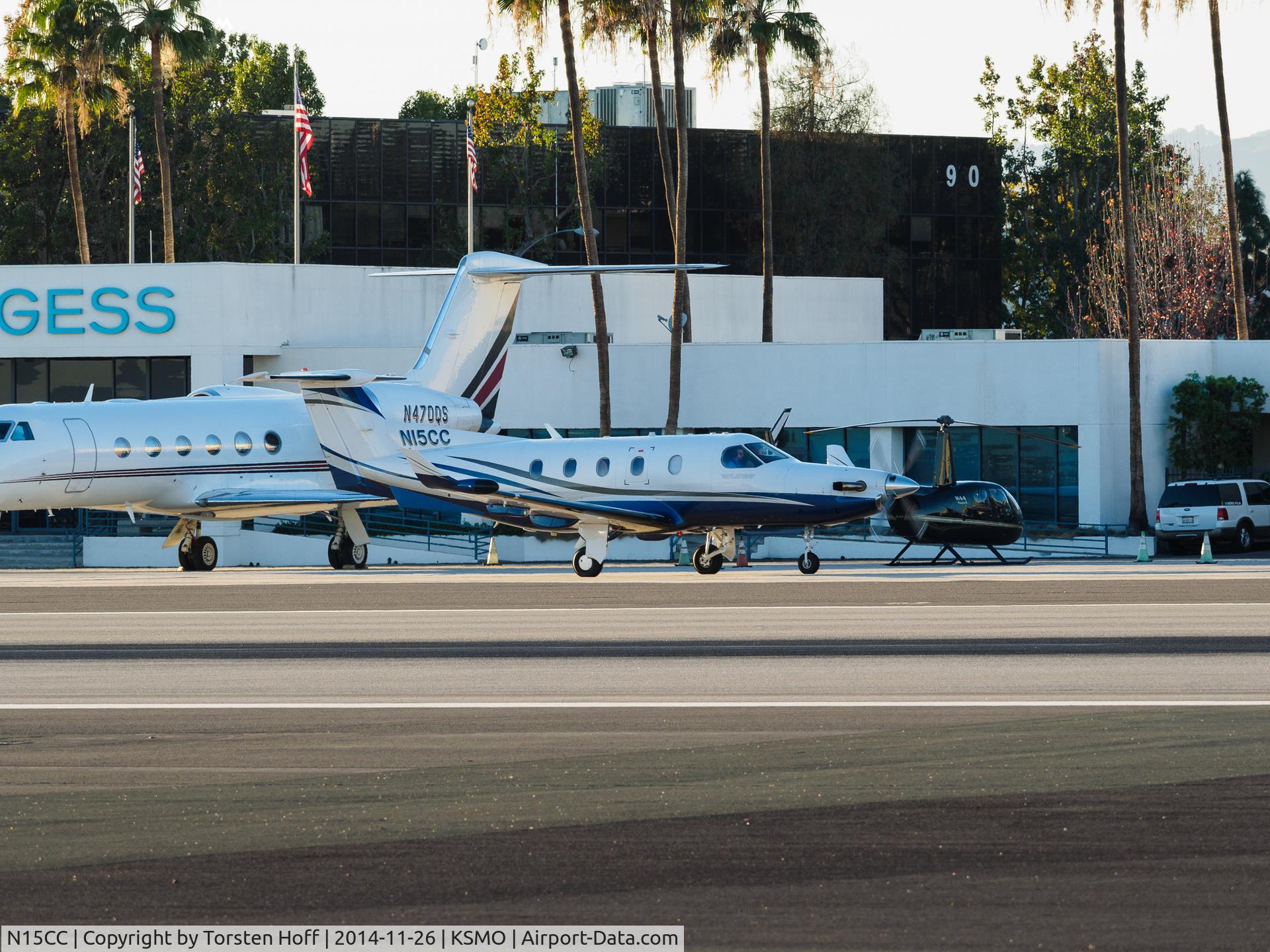 N15CC, 2004 Pilatus PC-12/45 C/N 600, N15CC taxiing