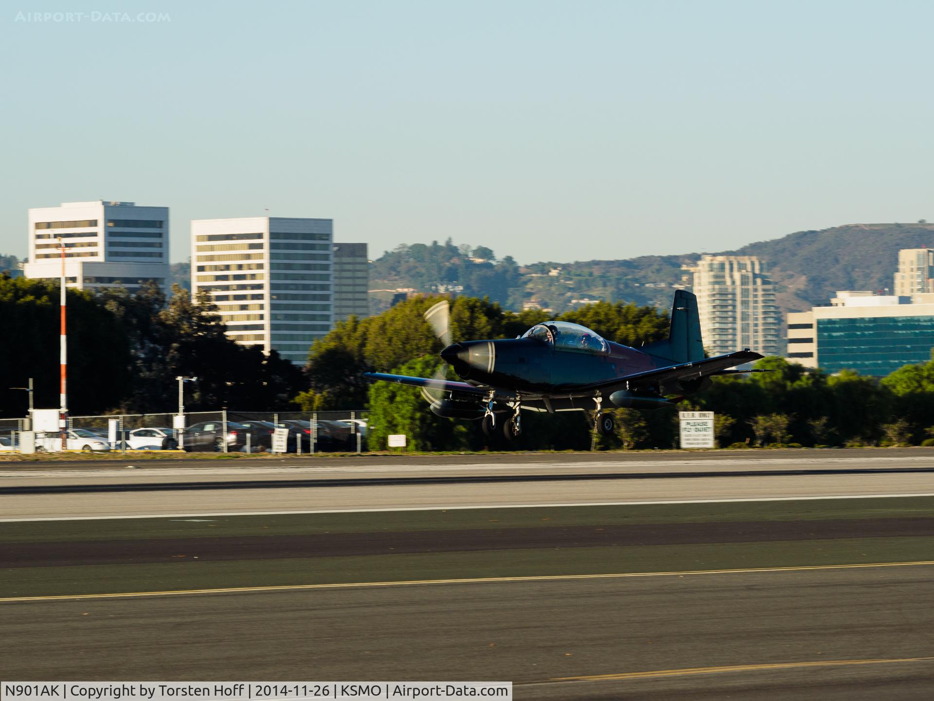 N901AK, 2000 Pilatus PC-7 C/N 616, N901AK arriving on RWY 21