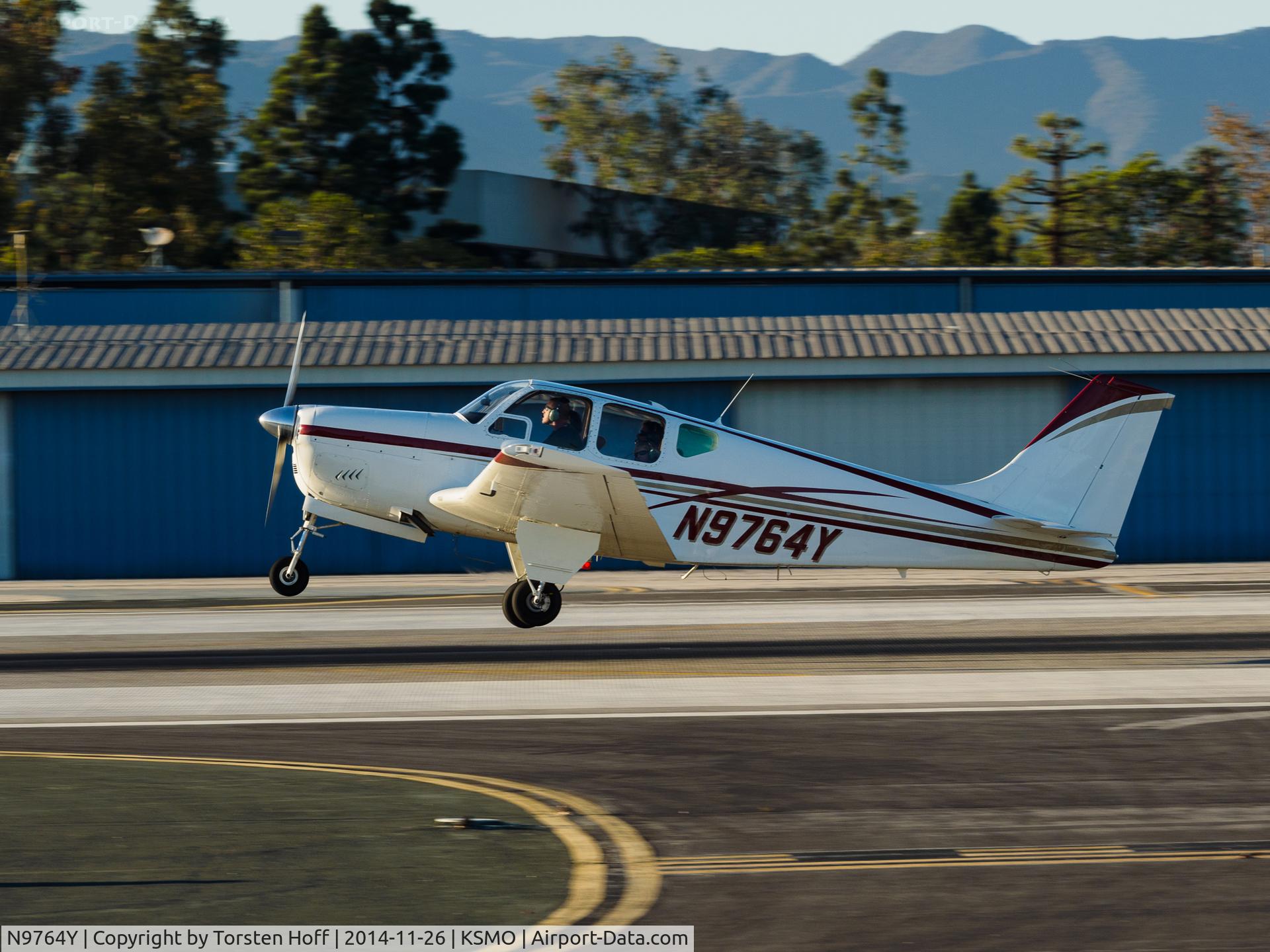 N9764Y, 1963 Beech 35-B33 Debonair C/N CD-616, N9764Y departing from RWY 21