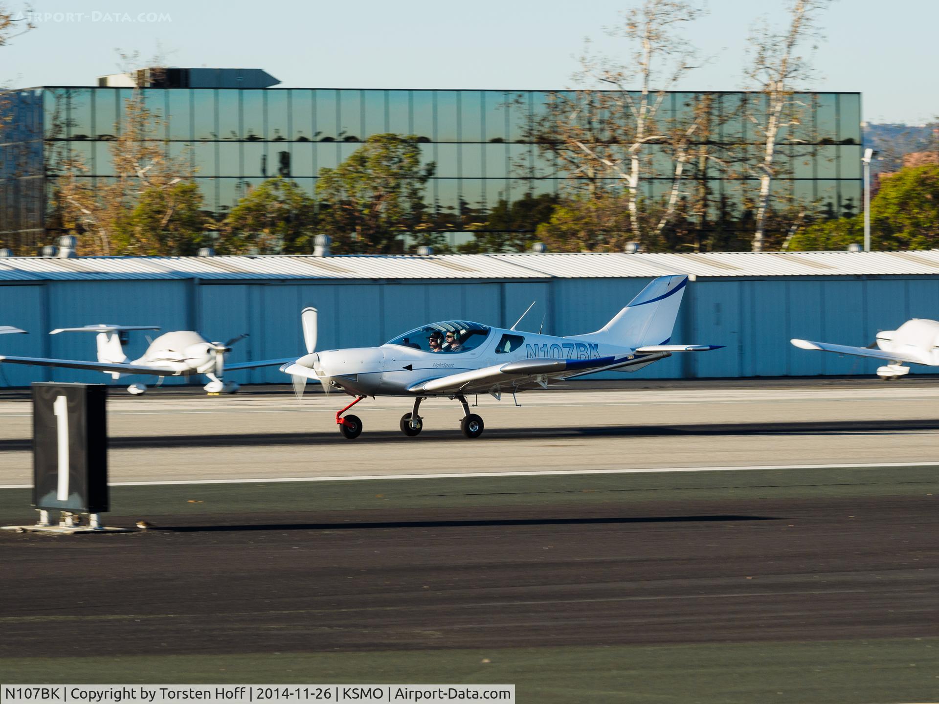 N107BK, 2009 CZAW SportCruiser C/N 09SC284, N107BK departing from RWY 21