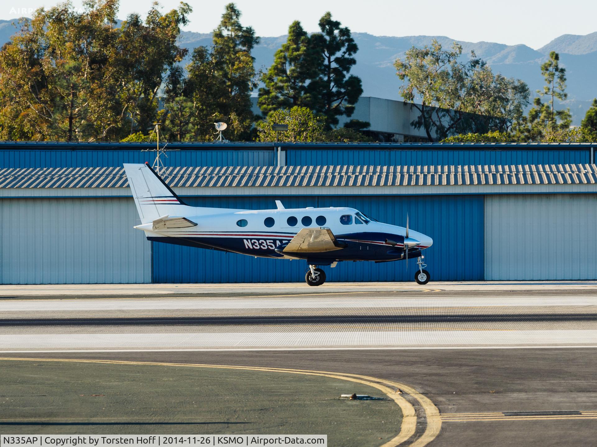 N335AP, Hawker Beechcraft Corp C90GTI King Air C/N LJ-1919, N335AP taxiing