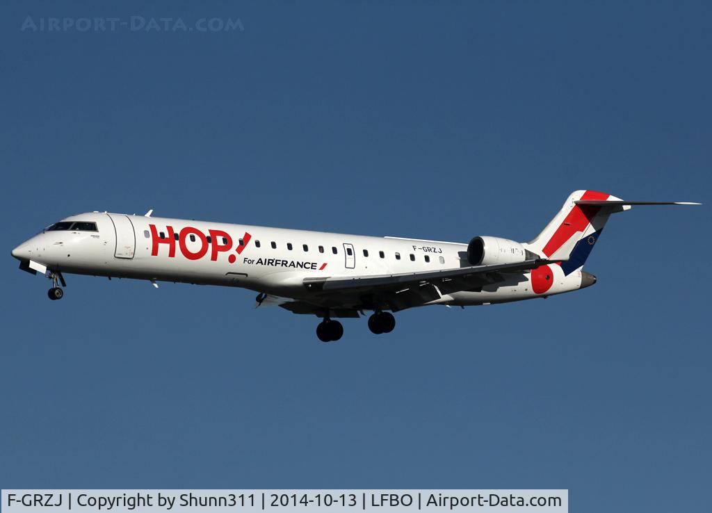 F-GRZJ, Canadair CRJ-702 (CL-600-2C10) Regional Jet C/N 10096, Landing rwy 32L