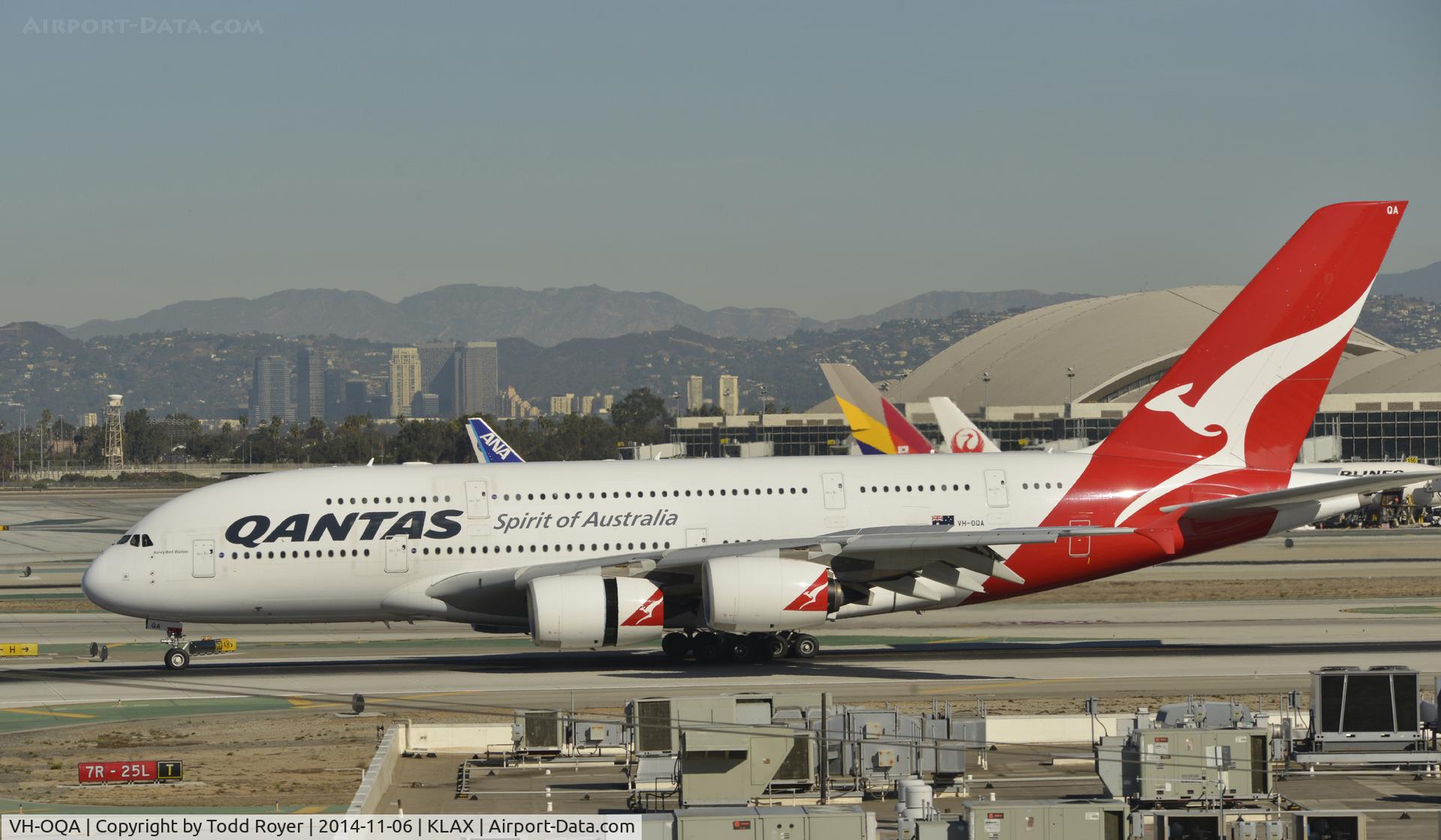 VH-OQA, 2008 Airbus A380-842 C/N 014, Landing on 25L at LAX