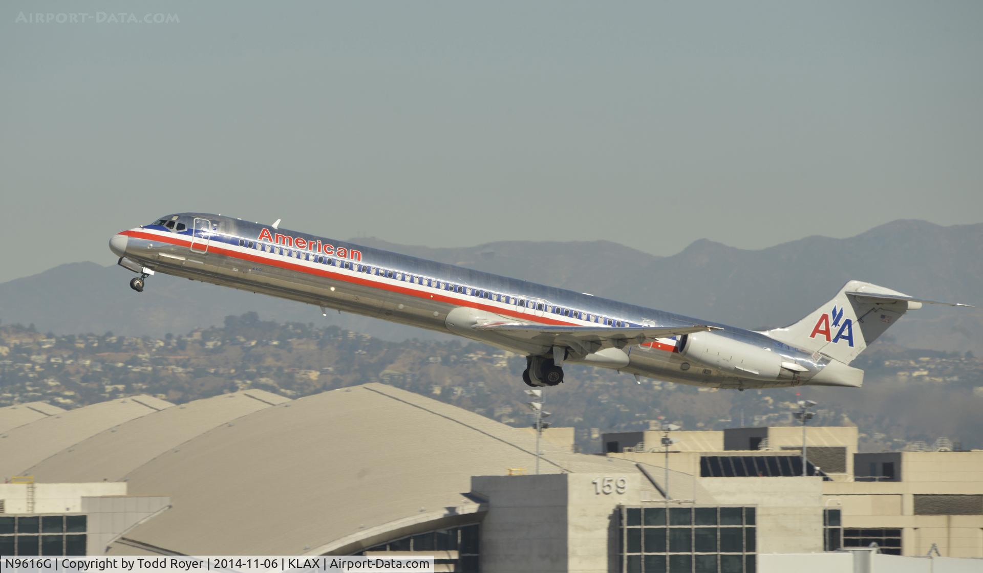 N9616G, 1997 McDonnell Douglas MD-83 (DC-9-83) C/N 53563, Departing LAX on 25R
