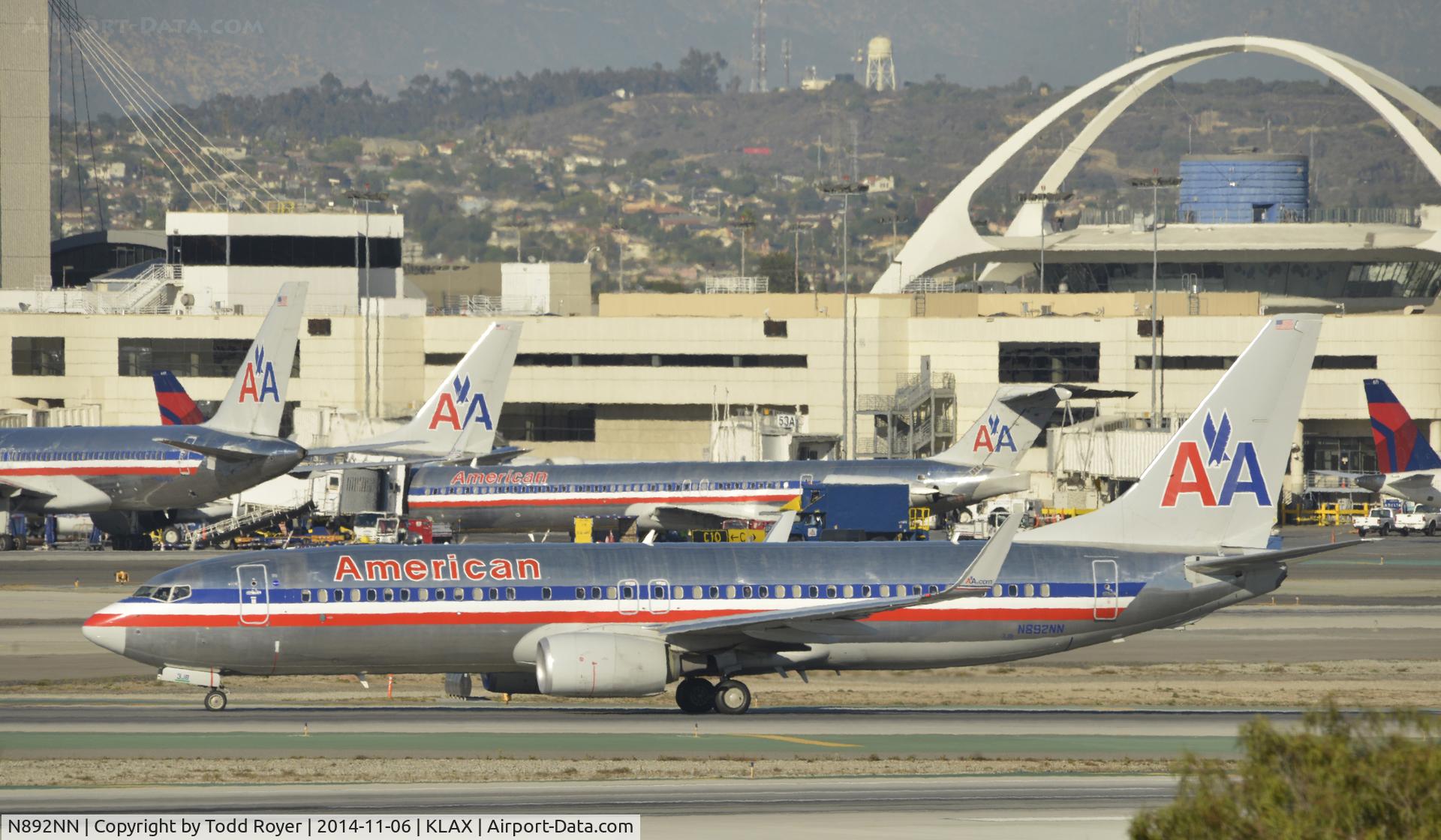 N892NN, 2012 Boeing 737-823 C/N 31145, taxiing to gate at LAX