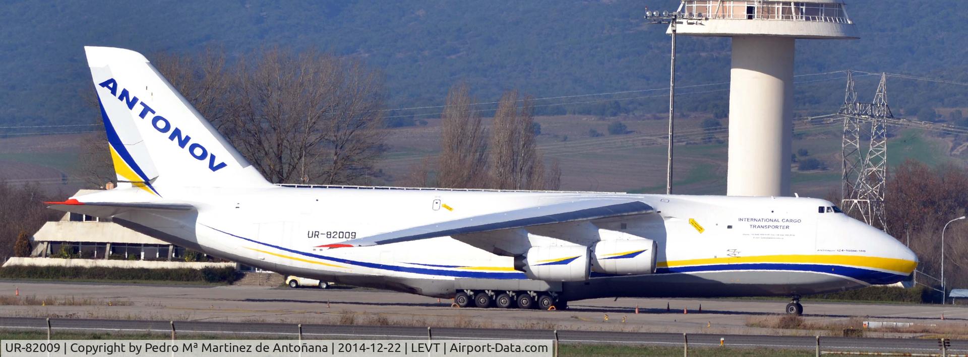 UR-82009, 1987 Antonov An-124-100M-150 Ruslan C/N 19530501007, Foronda Vitoria-Gasteiz - España