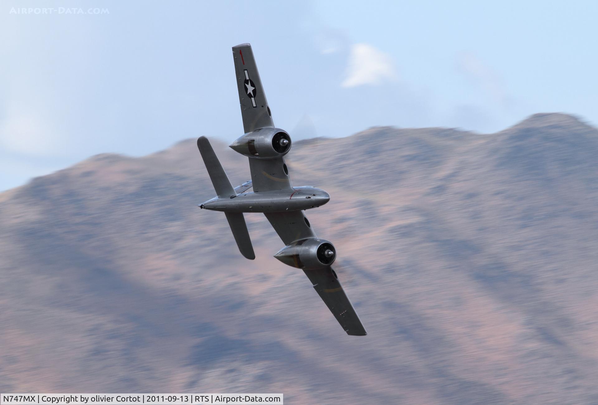 N747MX, 1945 Grumman F7F-3 Tigercat C/N C.245, racing at Reno
