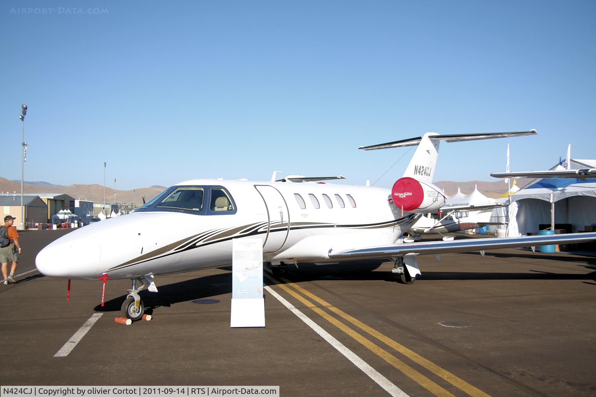 N424CJ, 2011 Cessna 525C CitationJet CJ4 C/N 525C-0024, Reno 2011 cessna display