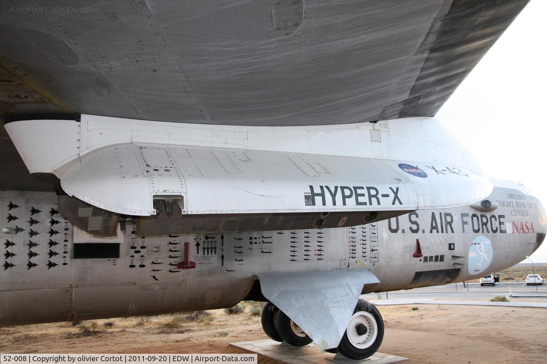 52-008, 1952 Boeing NB-52B-BO (RB-52B-10-BO) Stratofortress C/N 16498, X-15 launch pylon