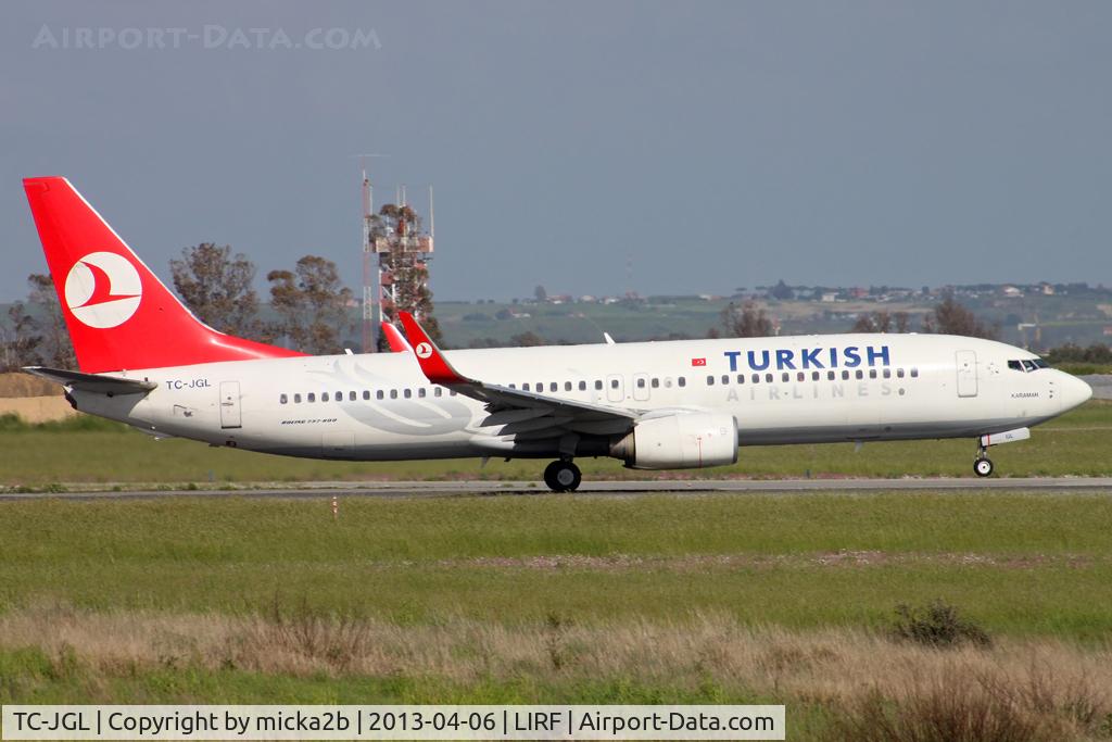 TC-JGL, 2006 Boeing 737-8F2 C/N 34410, Take off