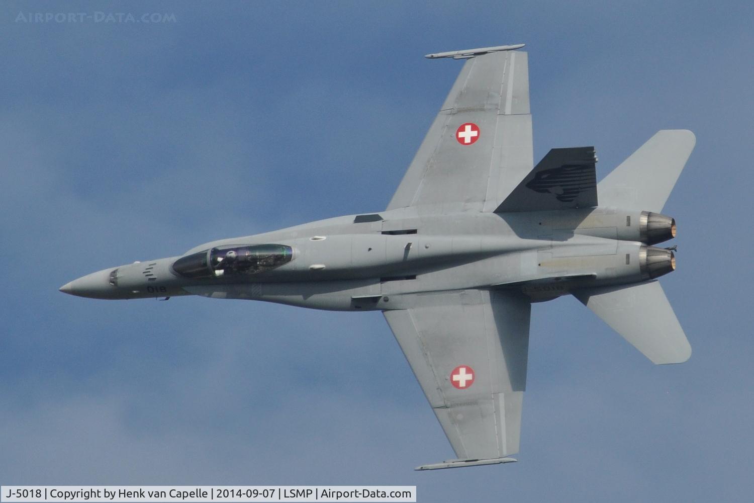J-5018, 1998 McDonnell Douglas F/A-18C Hornet C/N 1366, F-18C Hornet of the Swiss Air Force display at Payerne Air Base, AIR14.