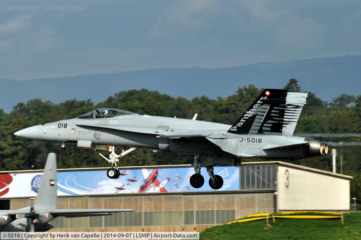 J-5018, 1998 McDonnell Douglas F/A-18C Hornet C/N 1366, F-18C Hornet of the Swiss Air Force landing at Payerne Air Base, AIR14.