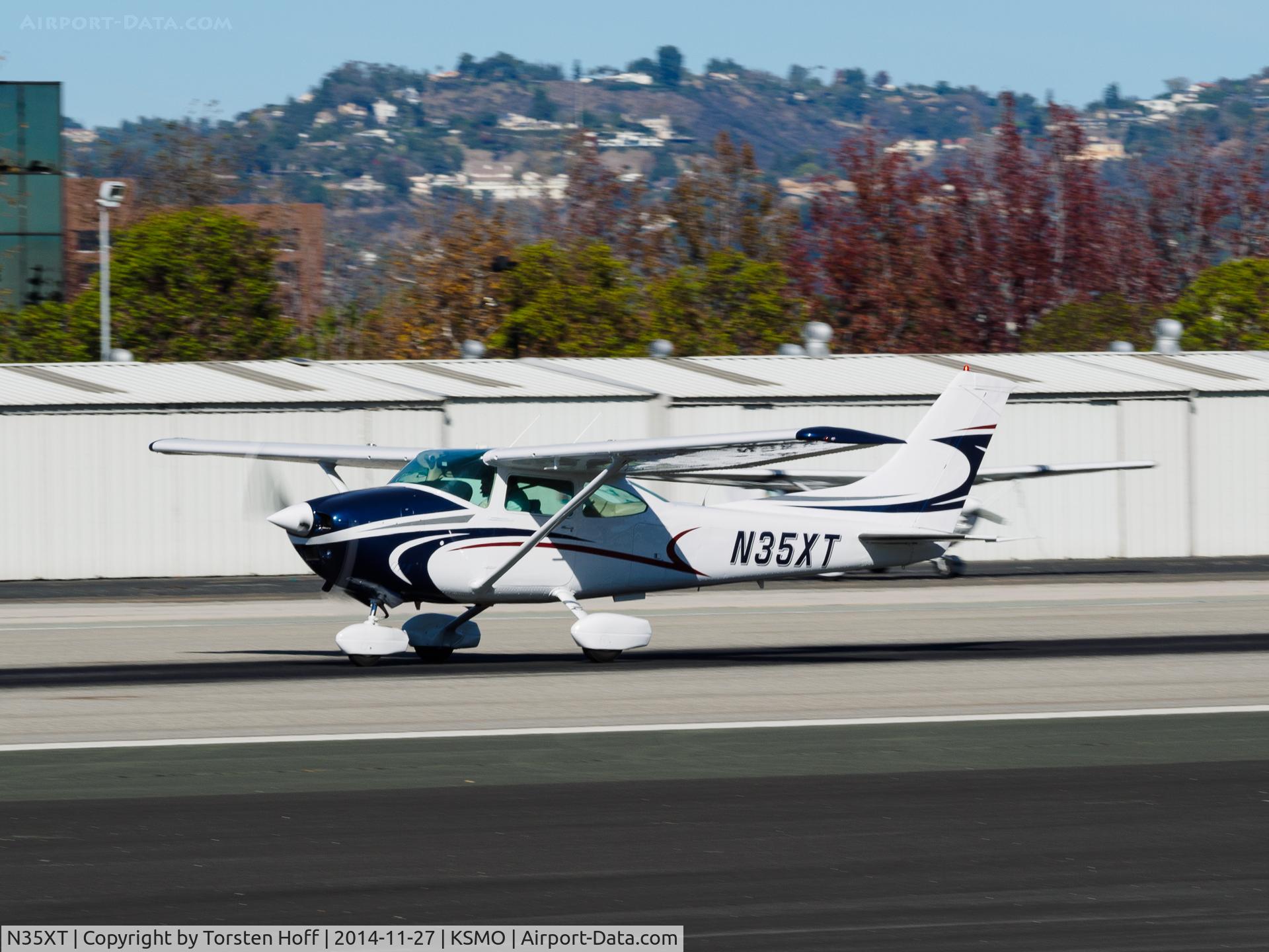 N35XT, 1978 Cessna 182Q Skylane C/N 18266390, N35XT departing from RWY 21