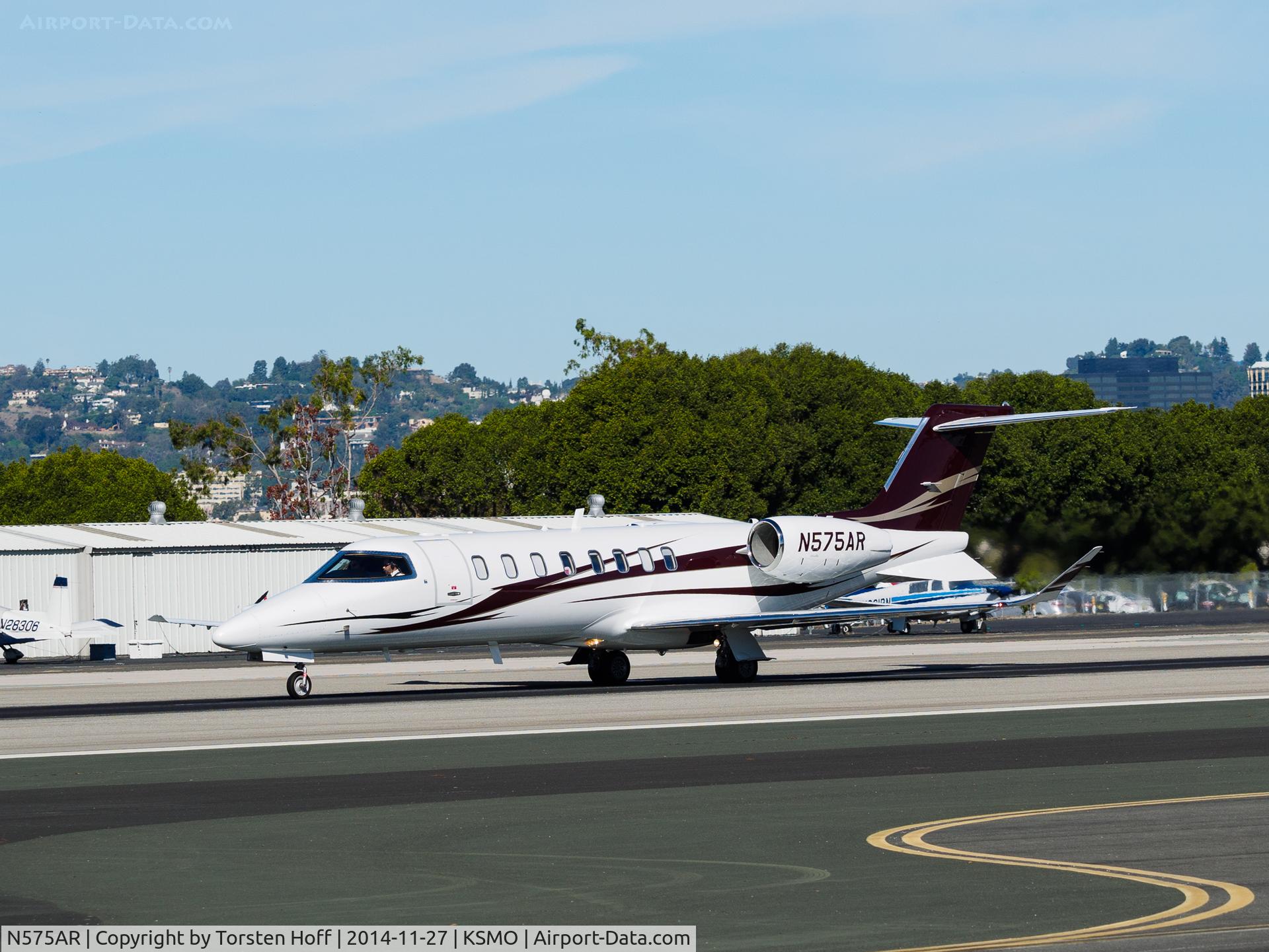 N575AR, 2013 Learjet 45 C/N 458, N575AR departing from RWY 21
