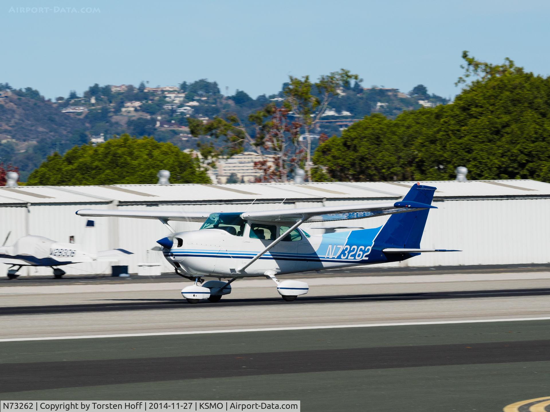 N73262, 1976 Cessna 172M C/N 17267342, N73262 departing from RWY 21
