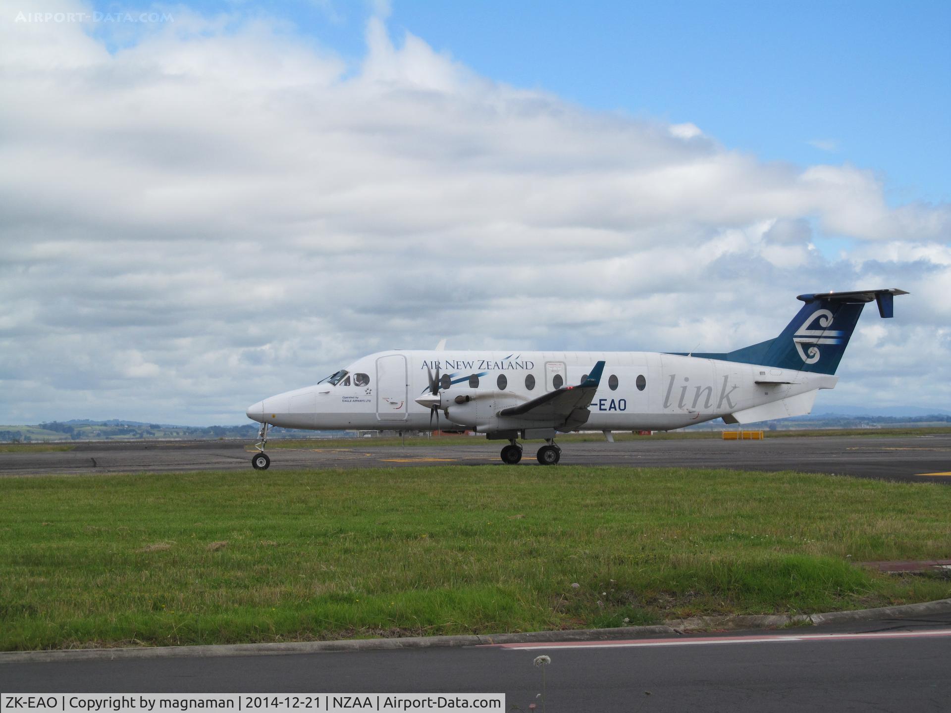ZK-EAO, 2002 Raytheon 1900D C/N UE-438, taxy out for departure