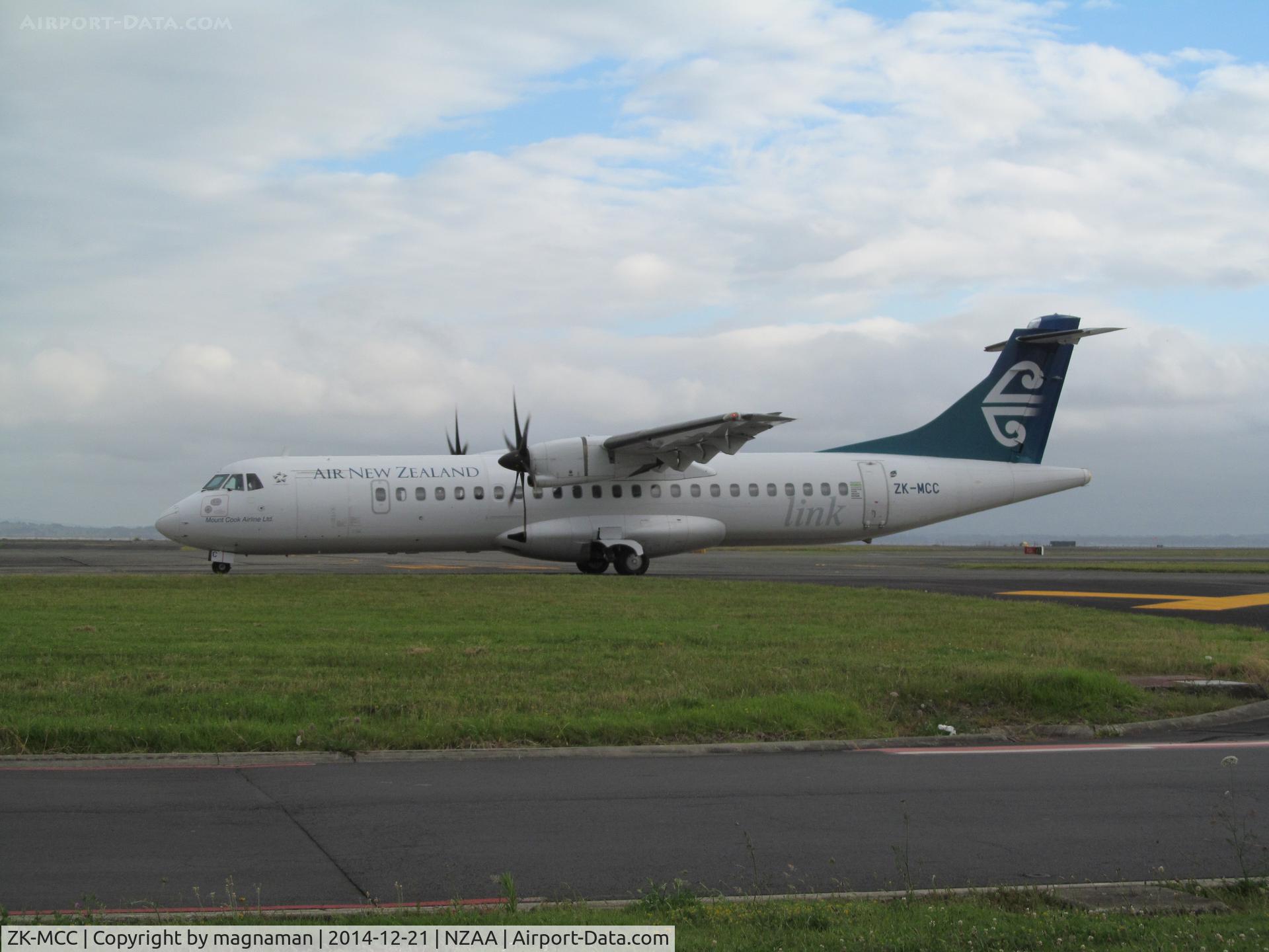 ZK-MCC, 2004 ATR 72-212A C/N 714, taxy for departure