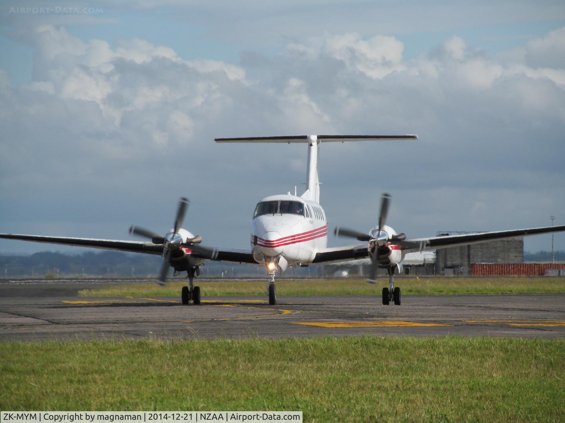 ZK-MYM, 1993 Beech B200 King Air C/N BB-1466, nice nose on as taxying in