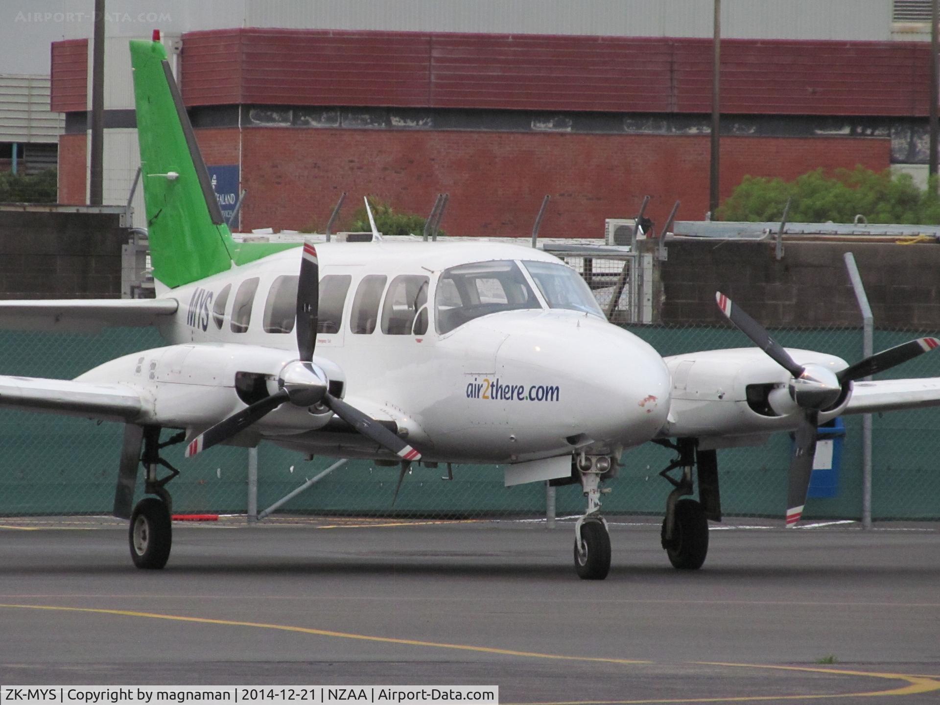 ZK-MYS, 1976 Piper PA-31-350 Chieftain C/N 31-7652032, At AKL
