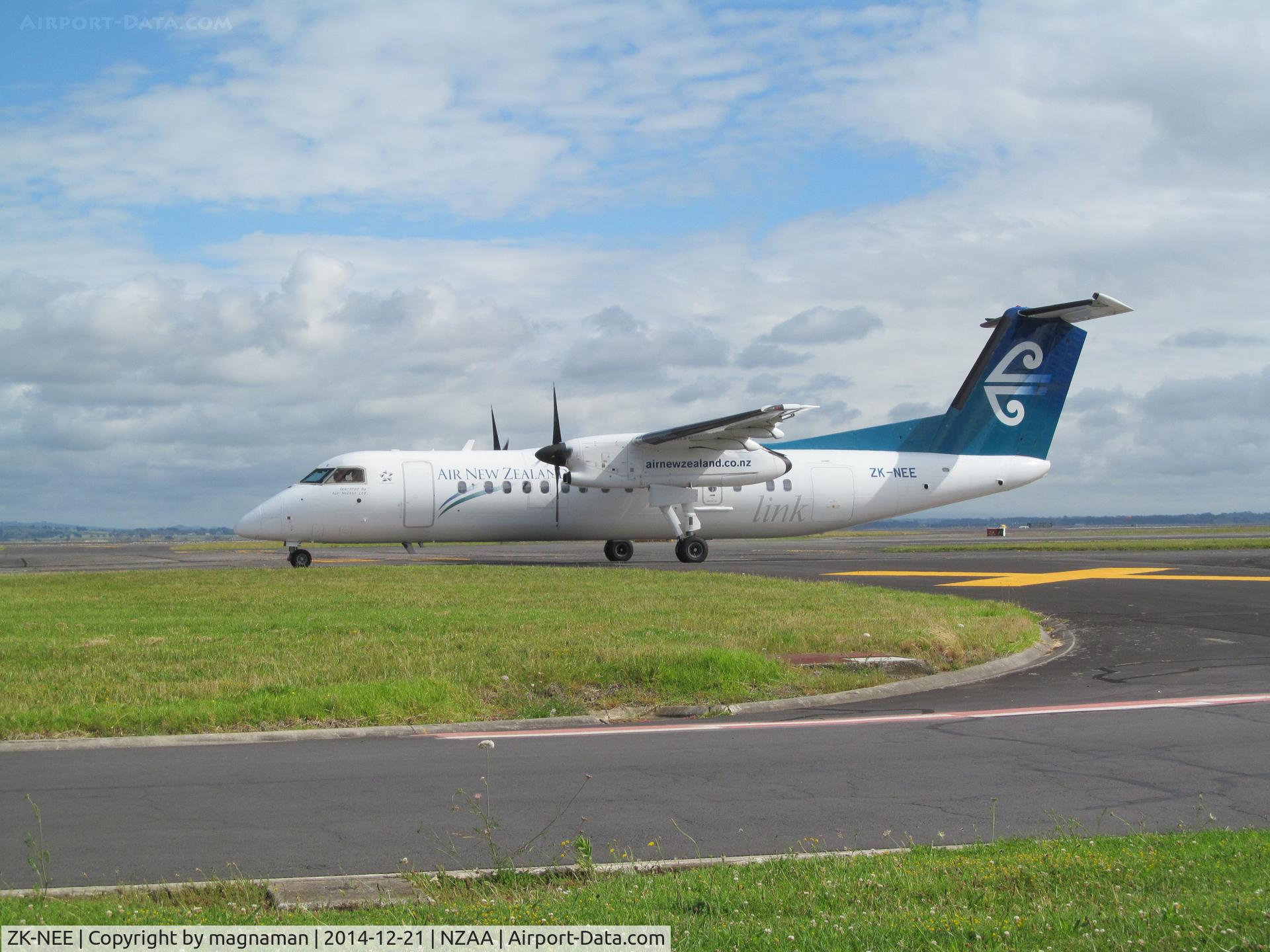 ZK-NEE, 2005 De Havilland Canada DHC-8-311 Dash 8 C/N 618, taxy for departure