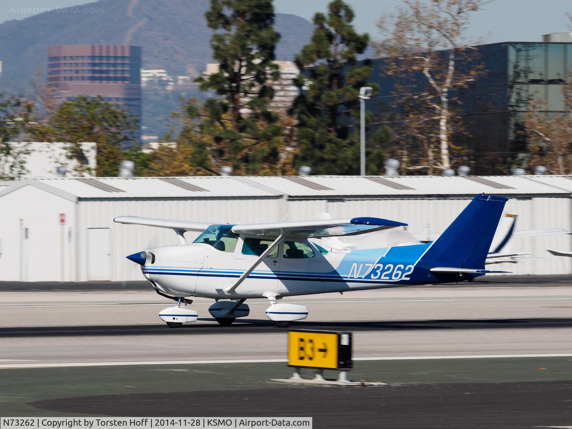 N73262, 1976 Cessna 172M C/N 17267342, N73262 departing from RWY 21