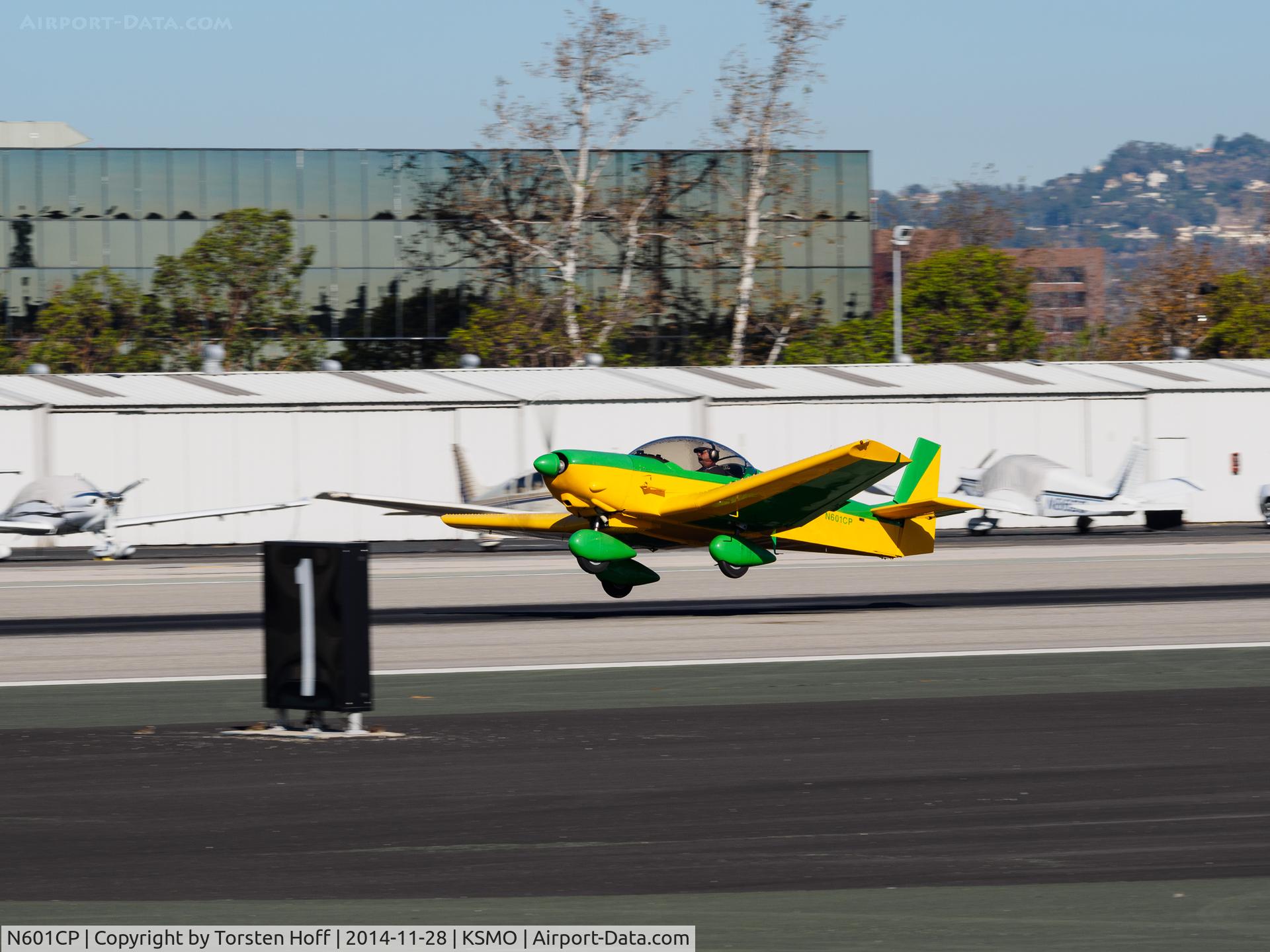 N601CP, Zenair CH-601 HDS Zodiac C/N 001 (N601CP), N601CP departing from RWY 21