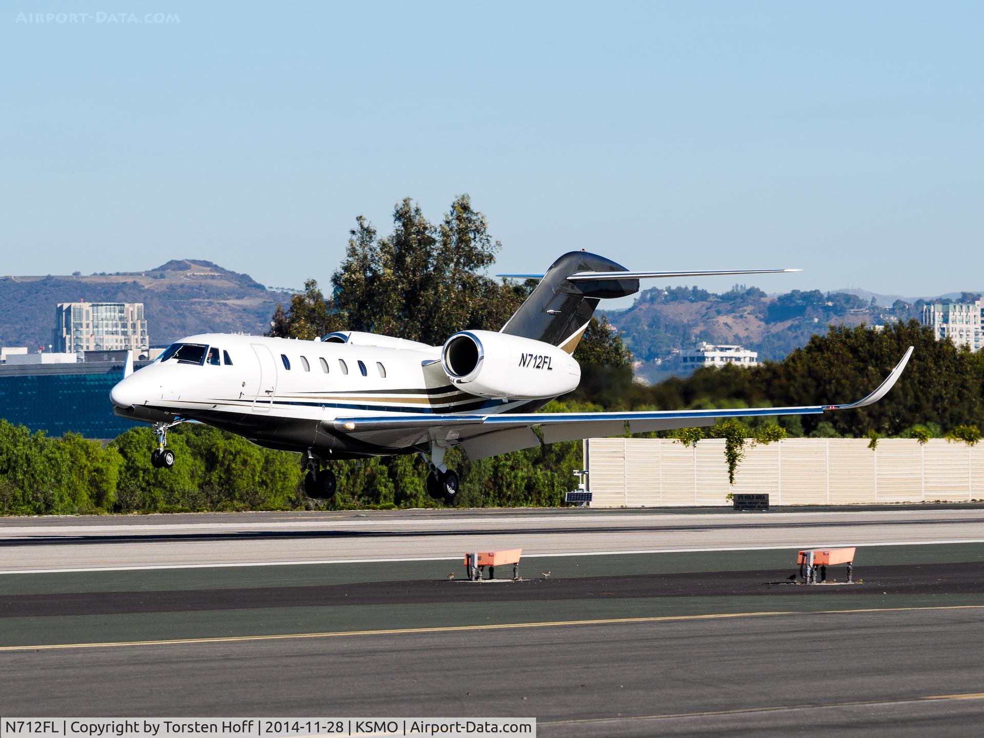 N712FL, 1999 Cessna 750 Citation X C/N 7500082, N712FL arriving on RWY 21