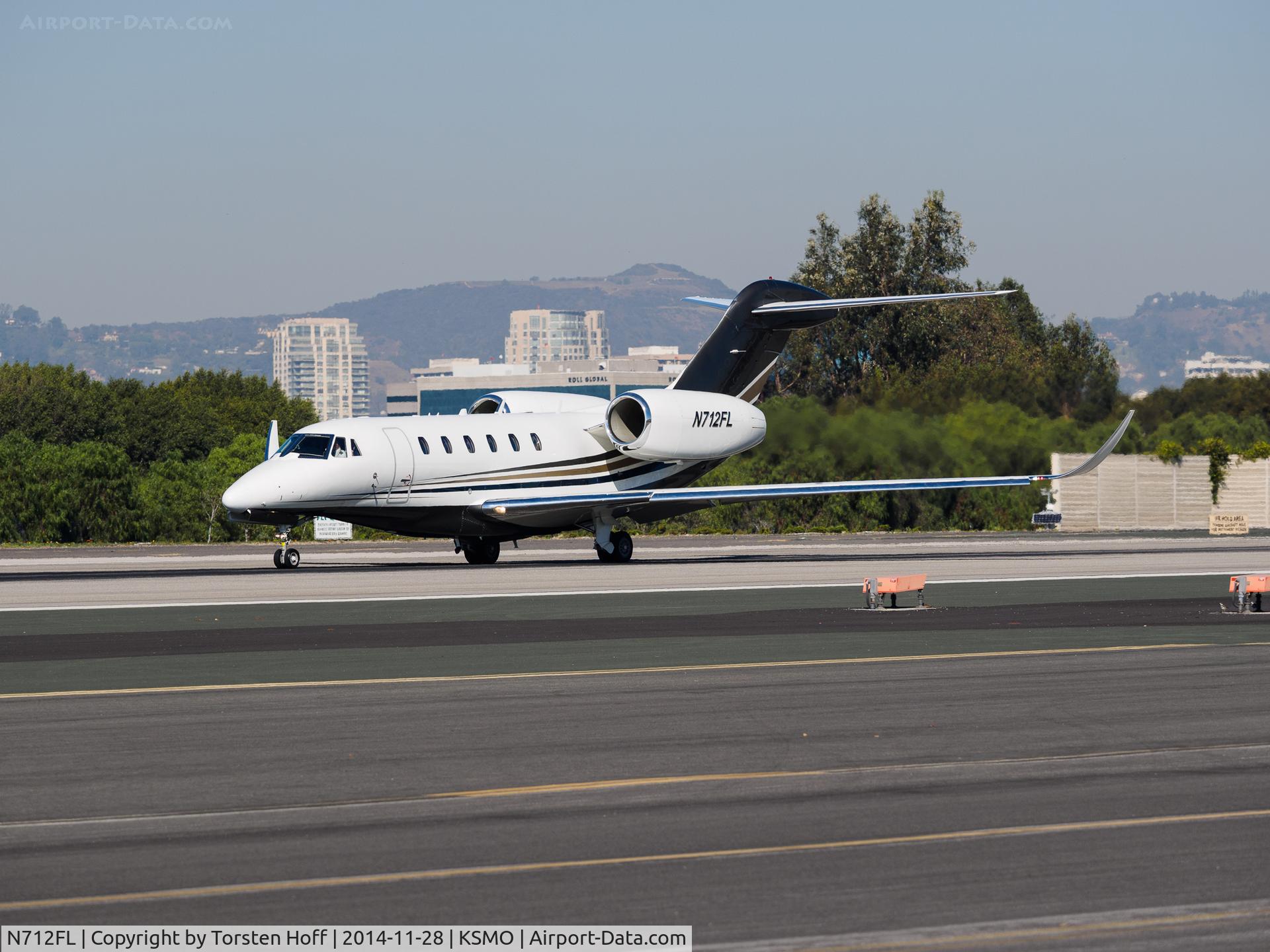 N712FL, 1999 Cessna 750 Citation X C/N 7500082, N712FL departing from RWY 21