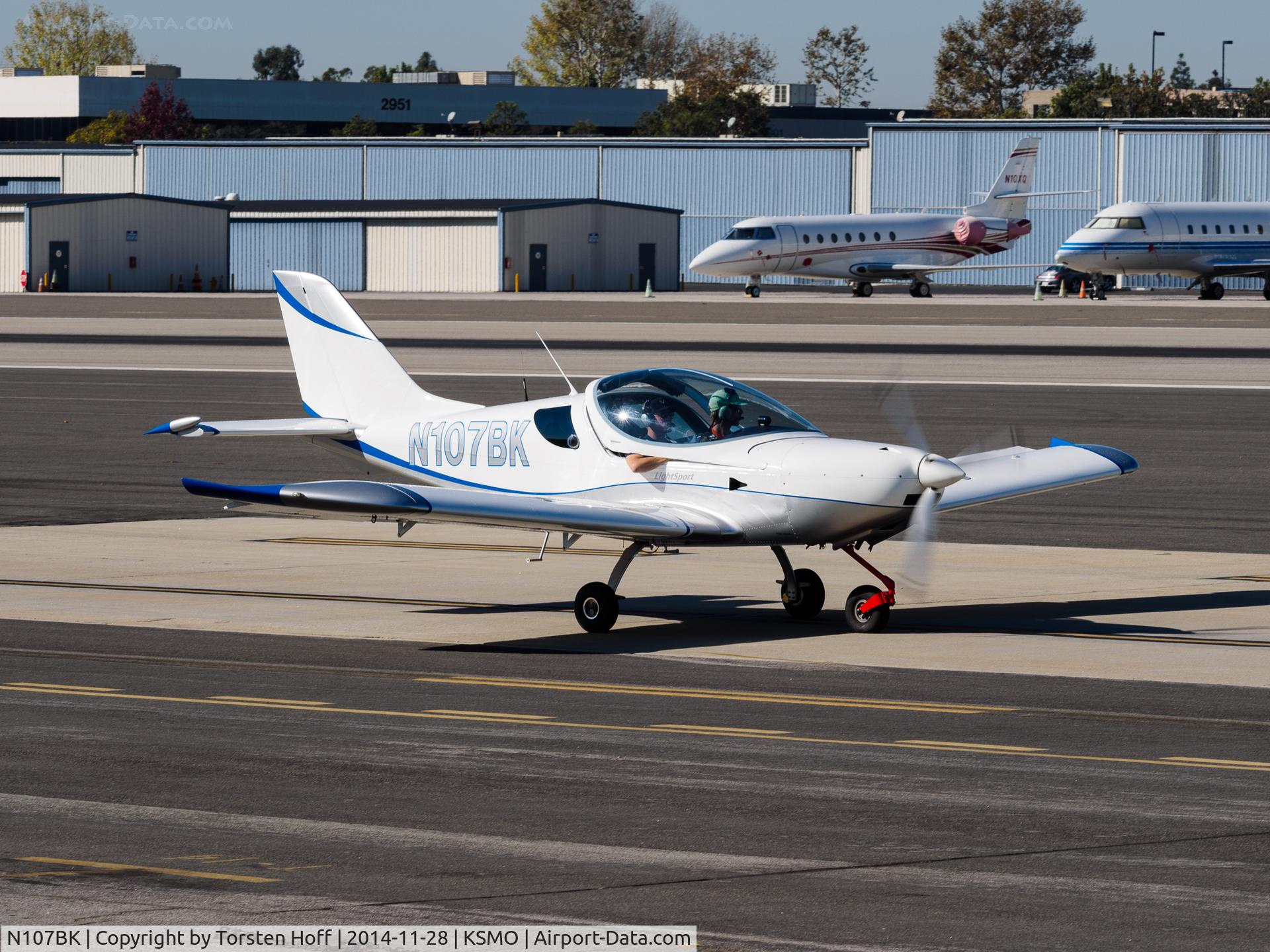 N107BK, 2009 CZAW SportCruiser C/N 09SC284, N107BK taxiing