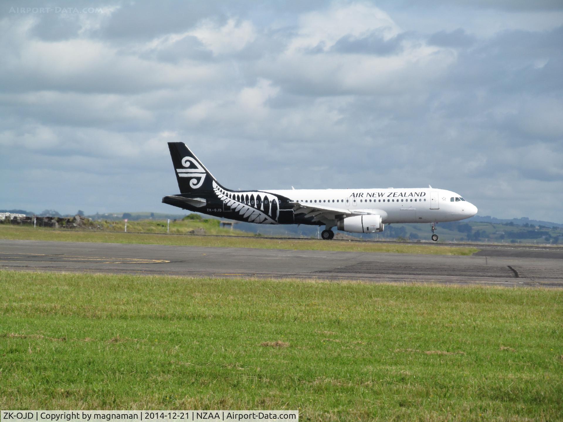ZK-OJD, 2003 Airbus A320-232 C/N 2130, landing