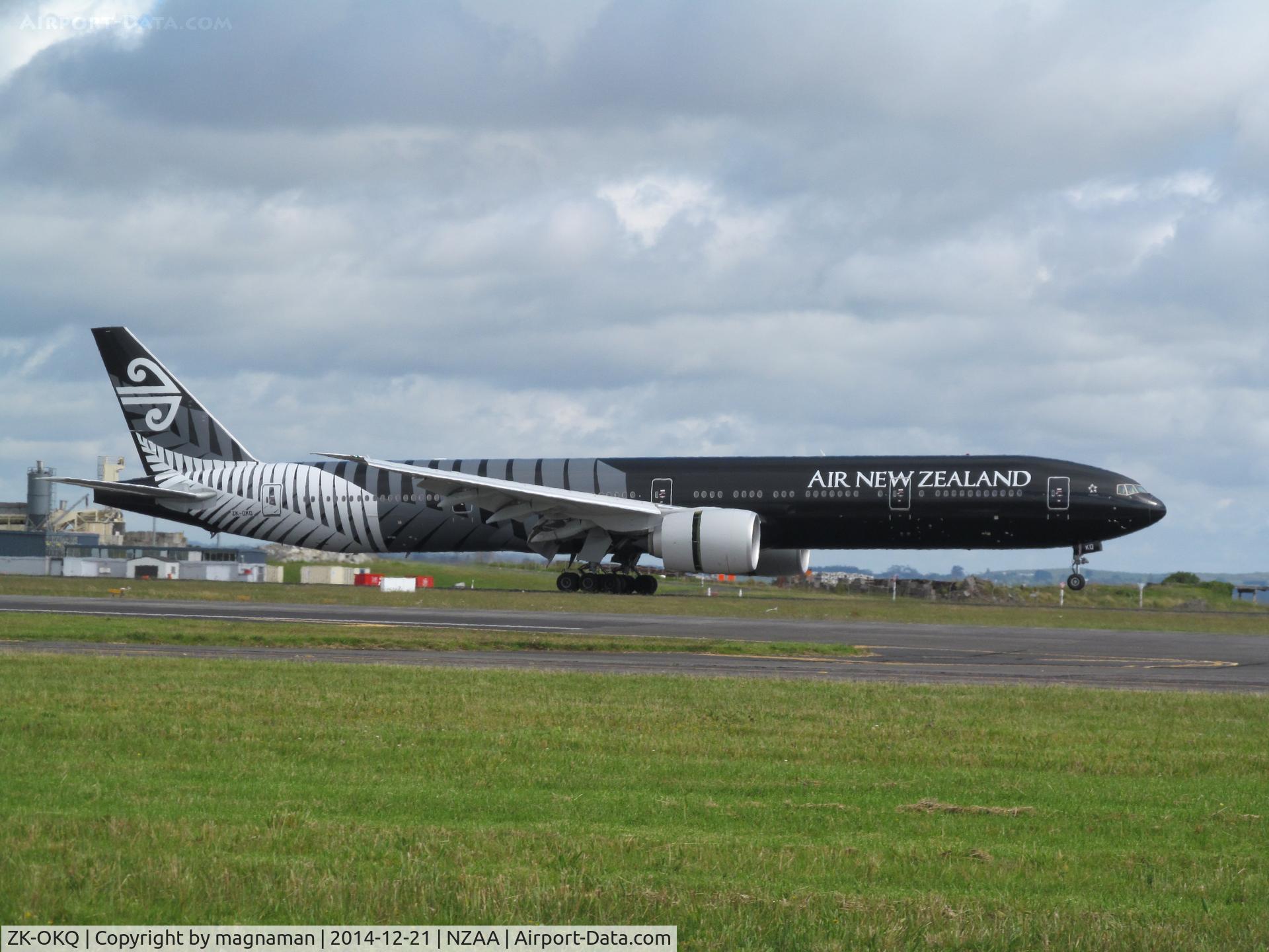 ZK-OKQ, 2011 Boeing 777-306/ER C/N 40689, landing at home base