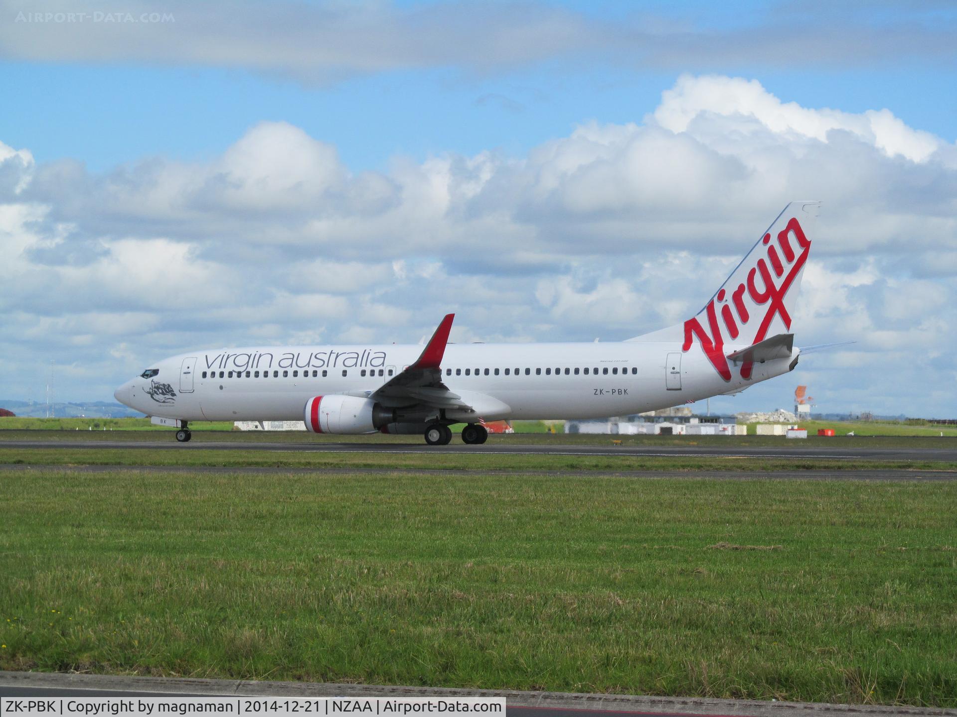 ZK-PBK, 2008 Boeing 737-8FE C/N 36604, taxying for departure