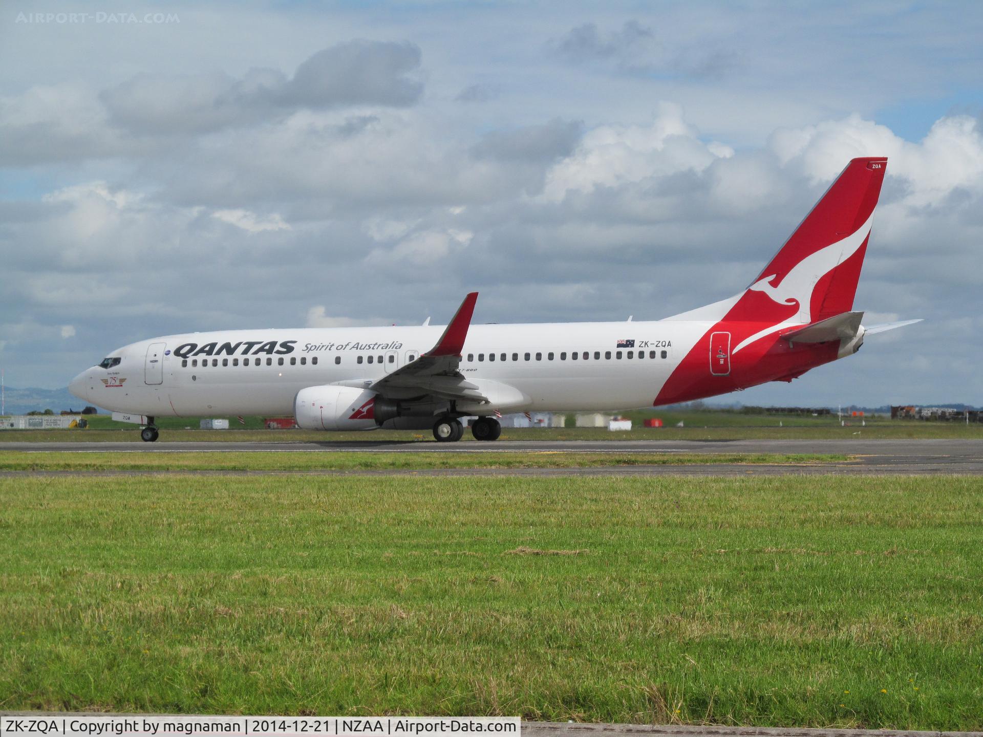 ZK-ZQA, 2009 Boeing 737-838 C/N 34200, taxi for departure