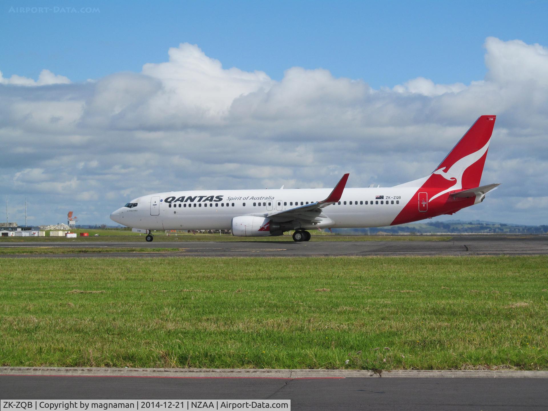 ZK-ZQB, 2009 Boeing 737-838 C/N 34201, taxi for departure