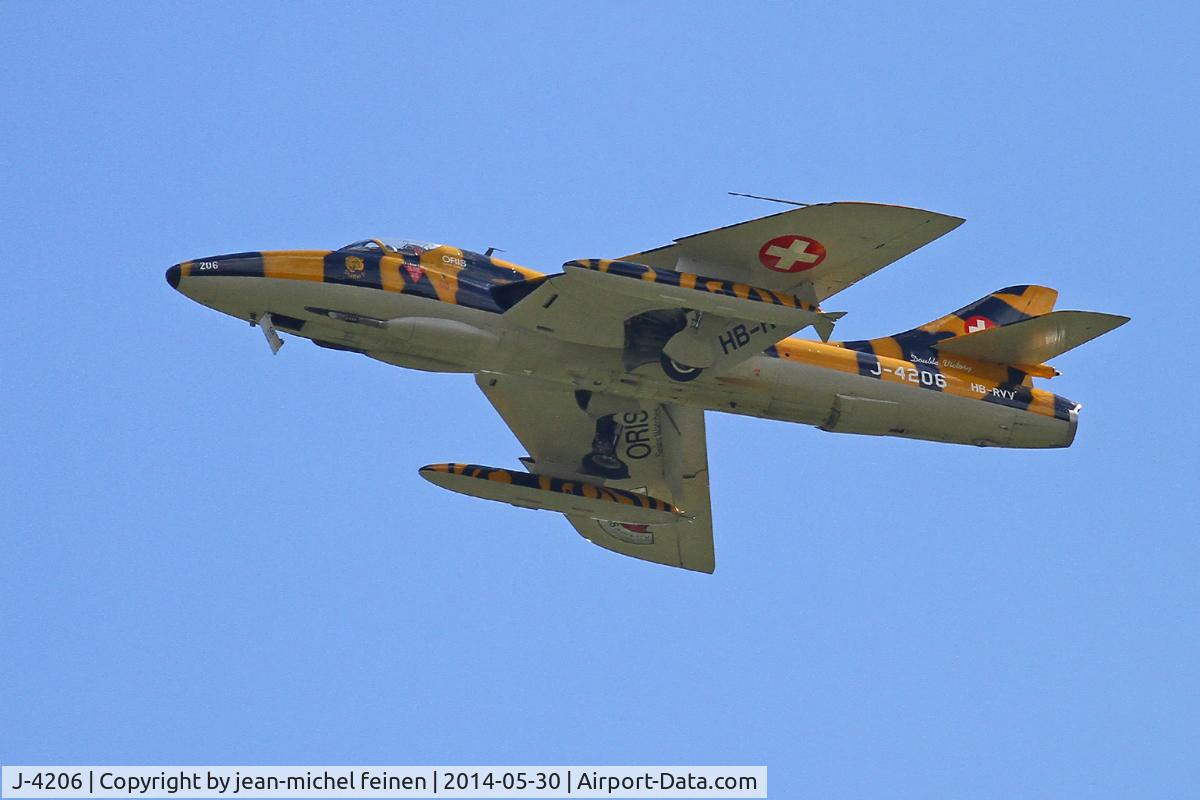 J-4206, 1968 Hawker Hunter T.68 C/N 41H-670841, Airshow - Locarno 2014