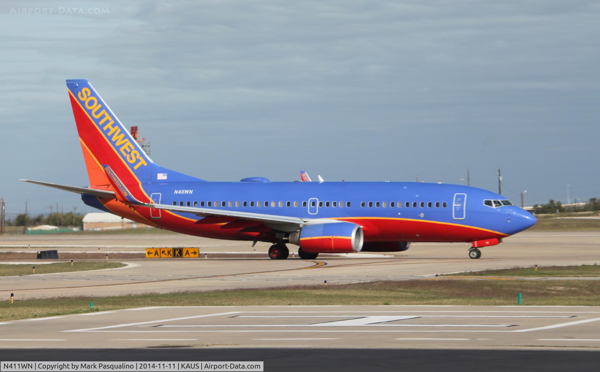 N411WN, 2001 Boeing 737-7H4 C/N 29821, Boeing 737-700