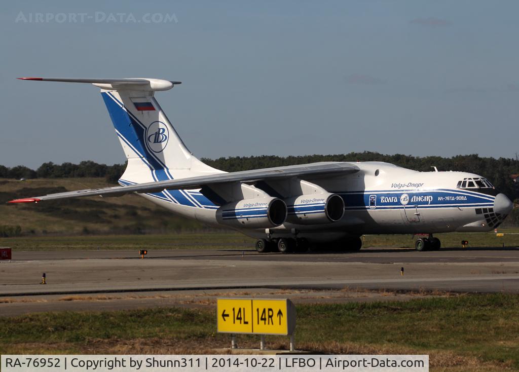 RA-76952, 2010 Ilyushin Il-76TD-90VD C/N 2093422743, Taxiing to the Cargo area...