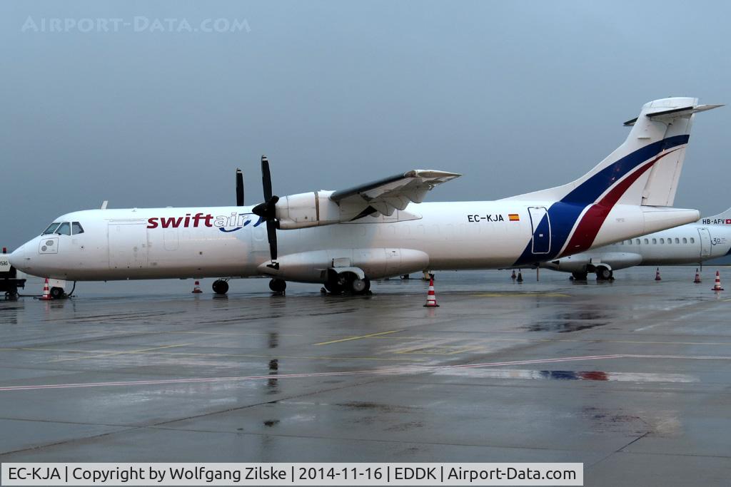 EC-KJA, 1990 ATR 72-202 C/N 207, visitor