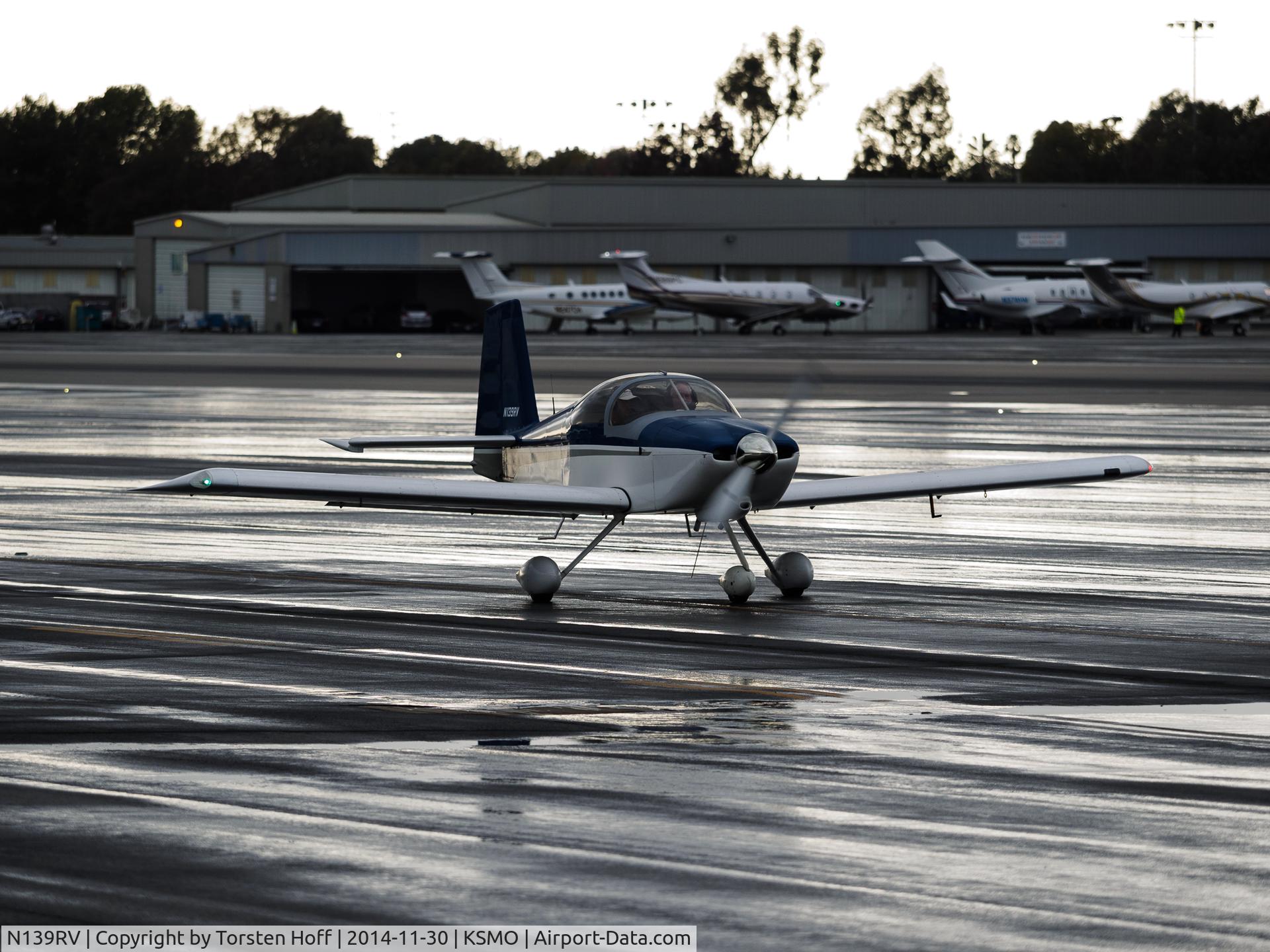 N139RV, 2004 Vans RV-9A C/N 90385, N139RV taxiing