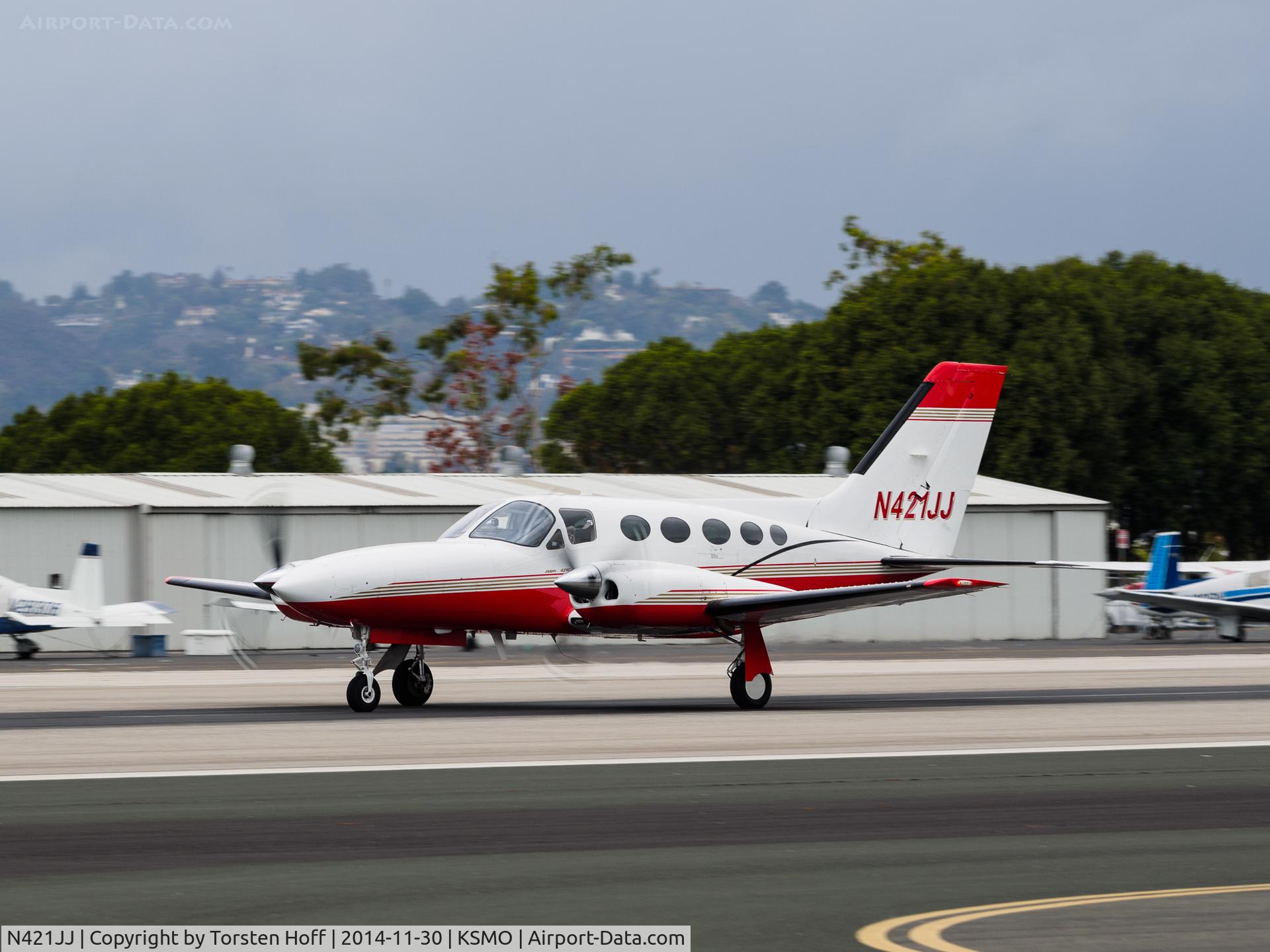 N421JJ, 1977 Cessna 421C Golden Eagle C/N 421C0294, N421JJ departing from RWY 21