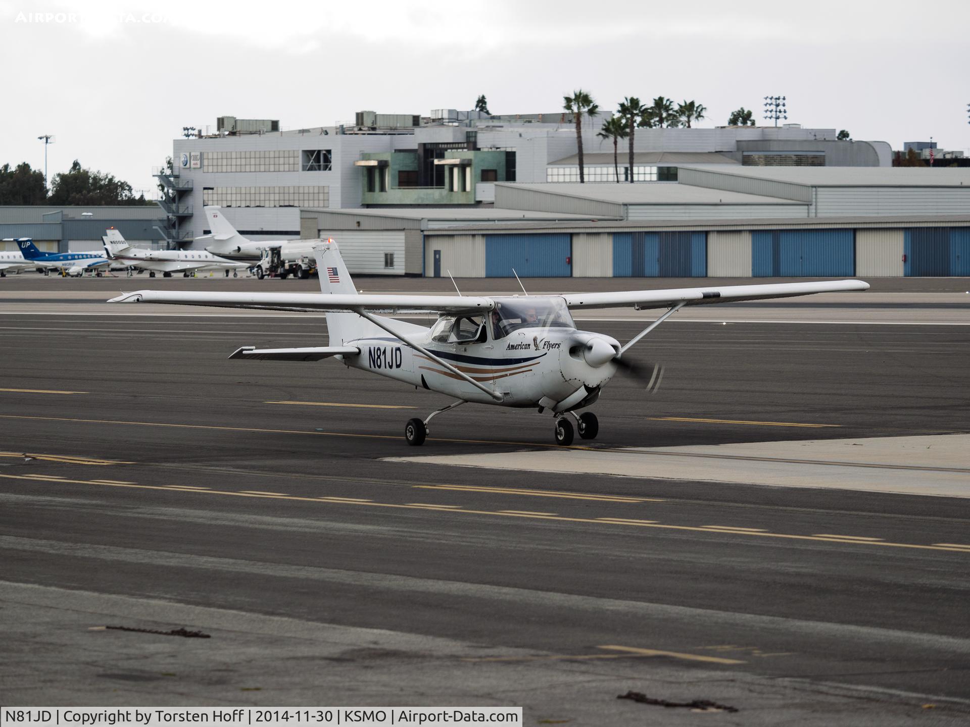 N81JD, 1985 Cessna 172RG Cutlass RG C/N 172RG1184, N81JD taxiing