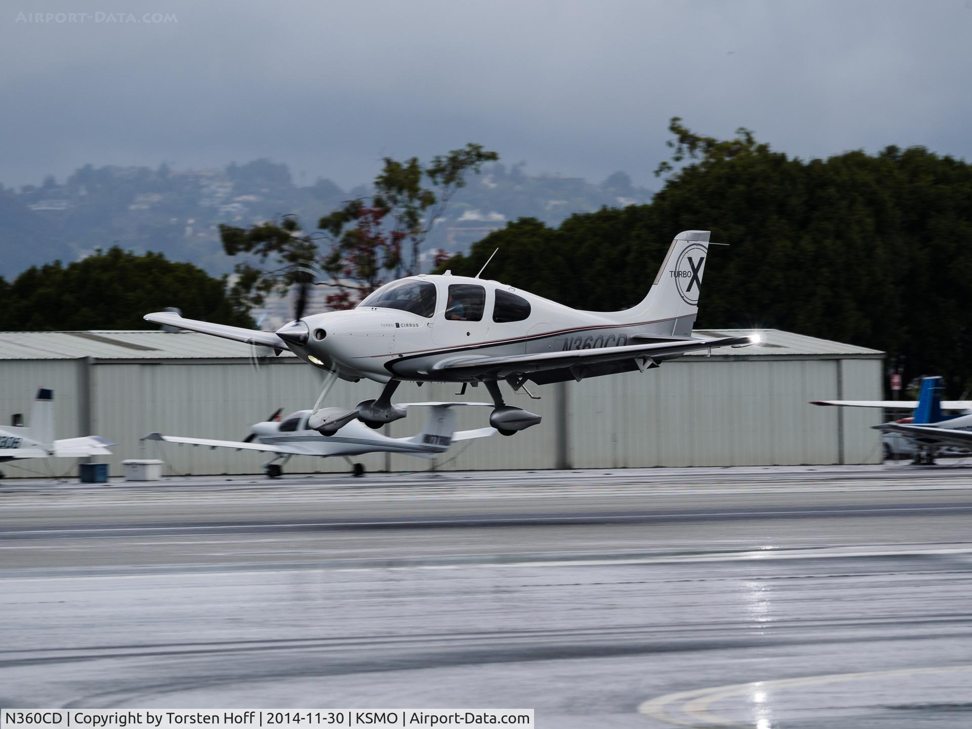 N360CD, 2009 Cirrus SR22 C/N 3516, N360CD arriving on RWY 21